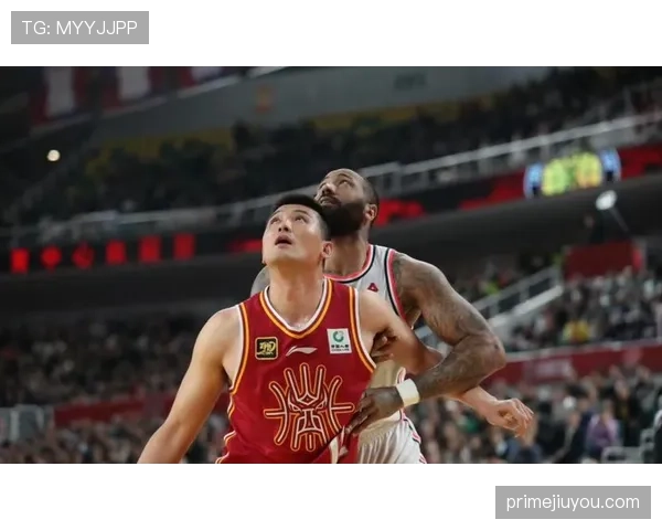 篮球比赛出现发球五秒违例时该如何正确判罚